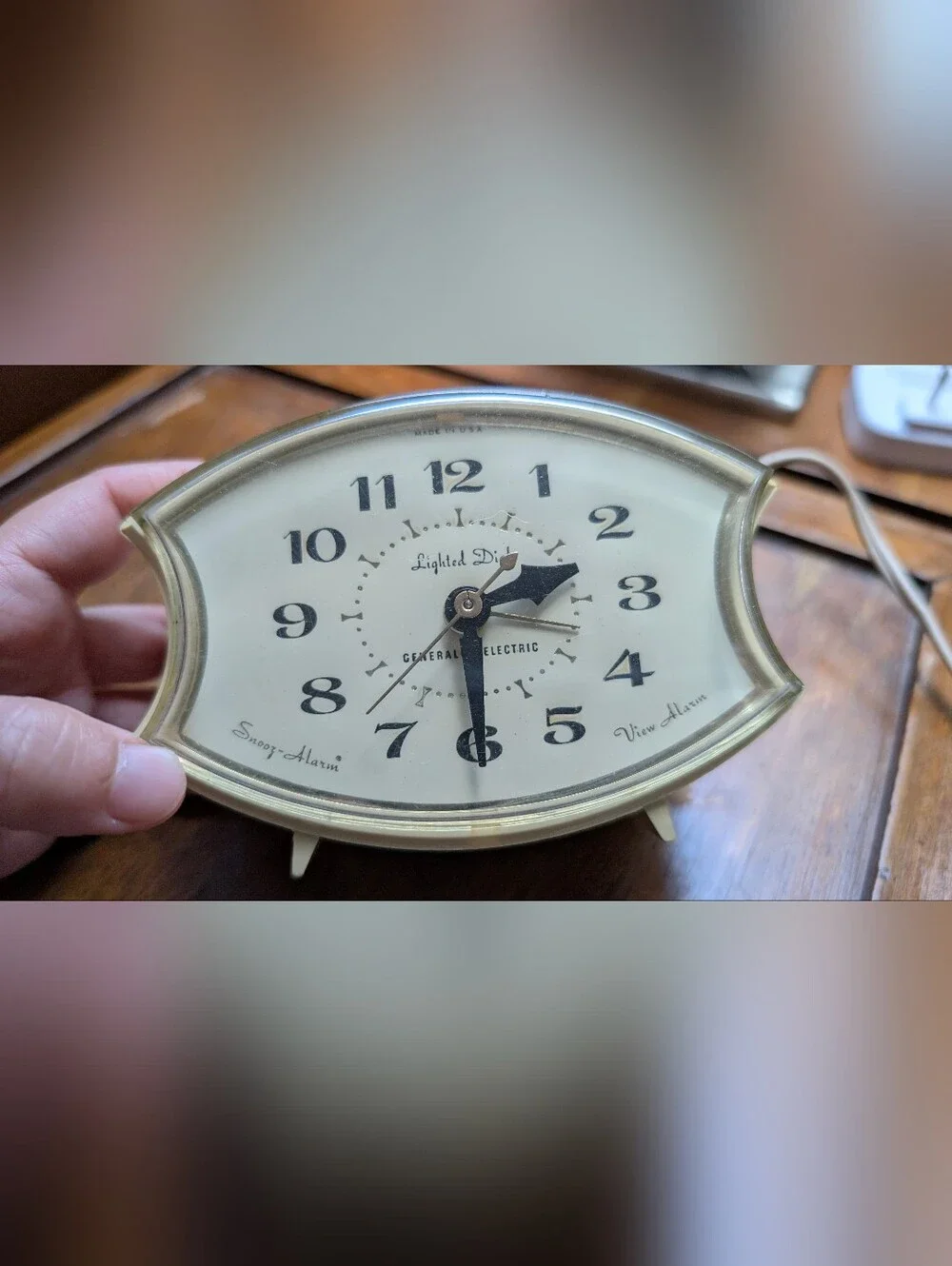 Vintage GE Electric Clock with Alarm model 7338, lighted dial, made in USA